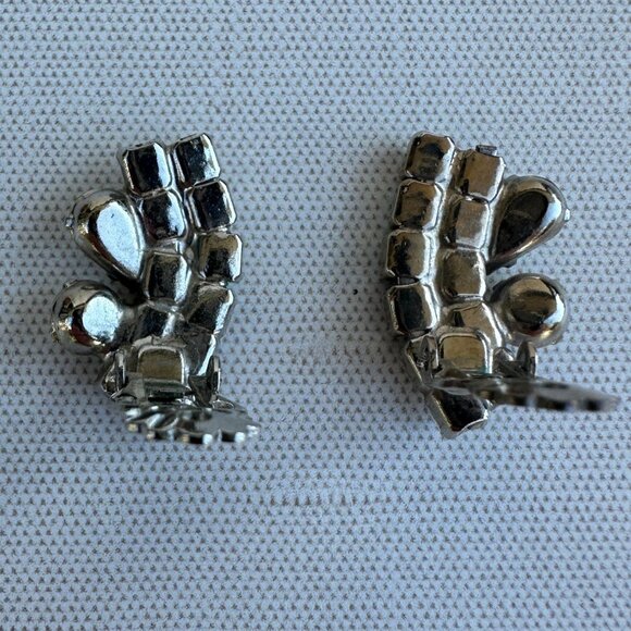 Vintage Rhinestone Clip-On Earrings Silver Tone 1" - Picture 12 of 13